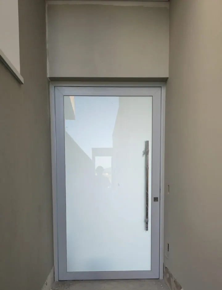 Esquadria em vidro temperado em Campinas