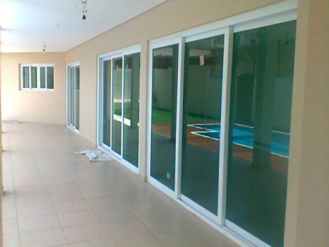 Porta de correr de pvc para cozinha