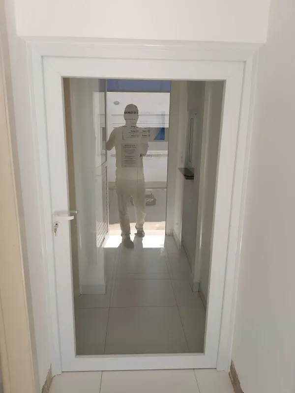 Porta de vidro de abrir